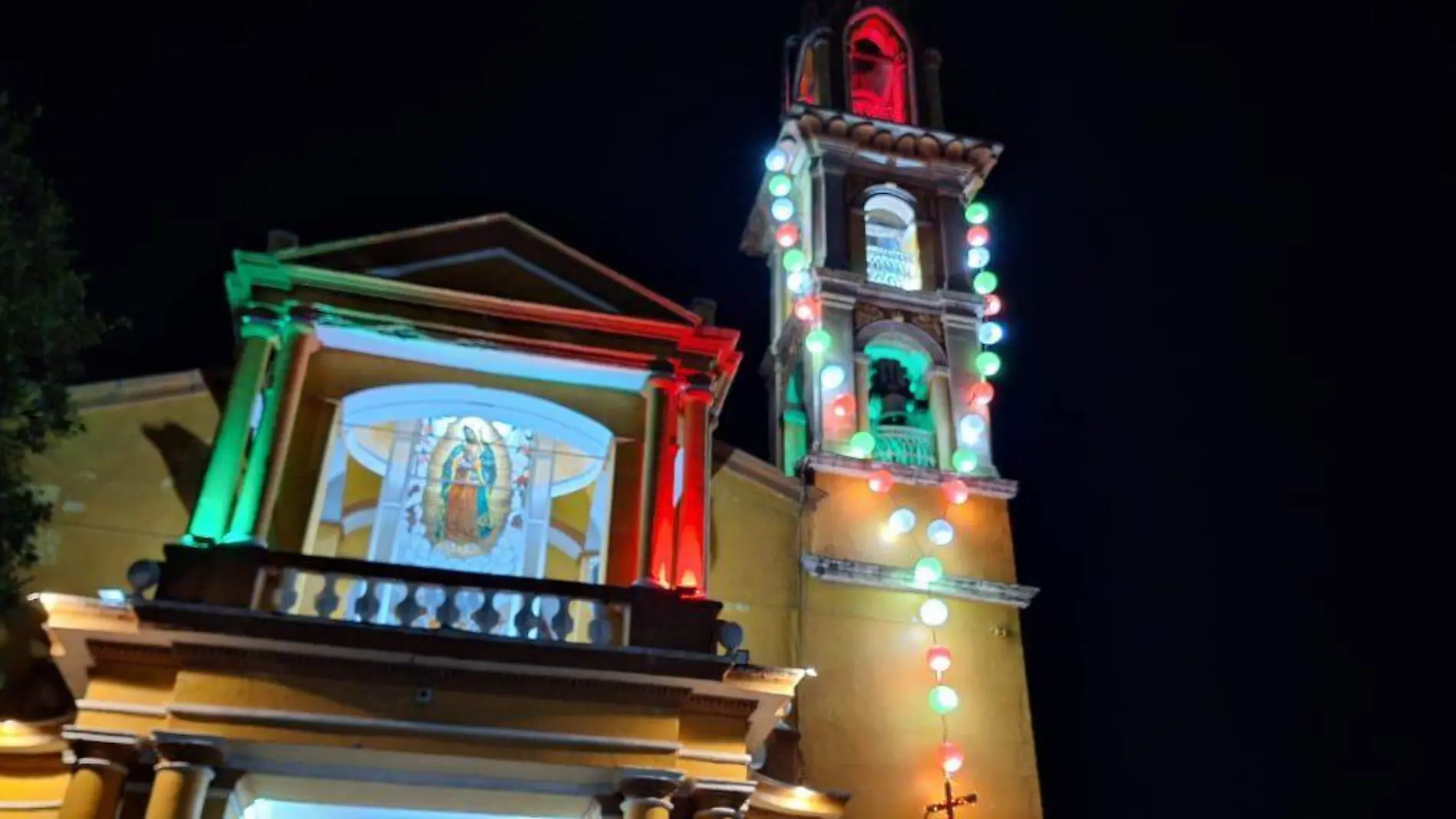 Instalan mega rosario en Templo de Guadalupe de Irapuato para recibir peregrinaciones  (1)